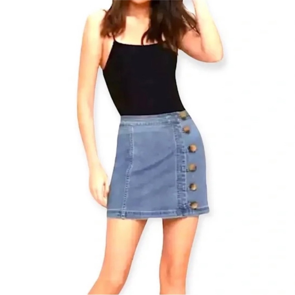 Free People Little Daisies Medium Wash Denim Button Front Mini Skirt | Size 8 - Picture 3 of 9